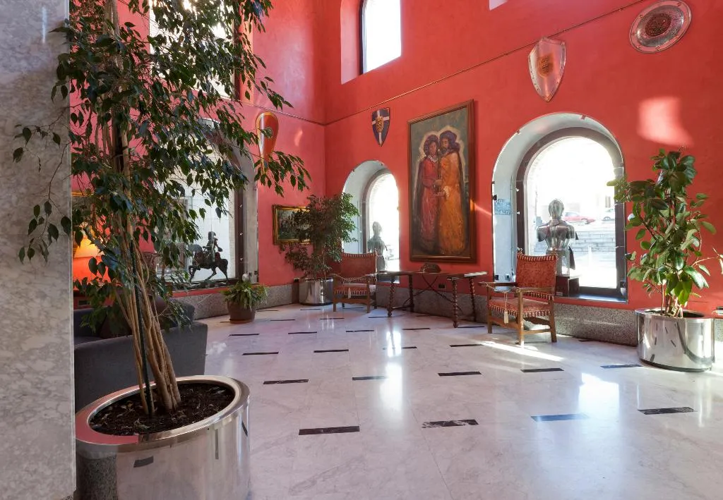 Lobby, San Juan de los Reyes, Madrid