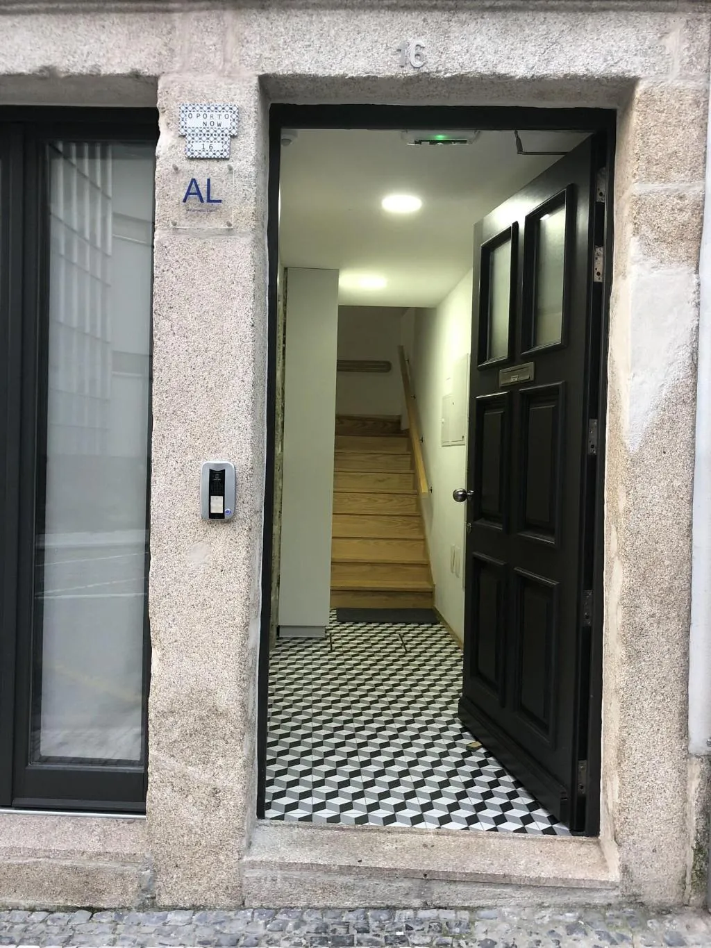 Lobby, Insitu Trindade, Porto