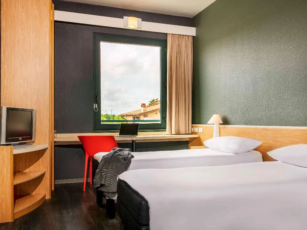 TWIN STANDARD Room, ibis Firenze Prato Est, Florence