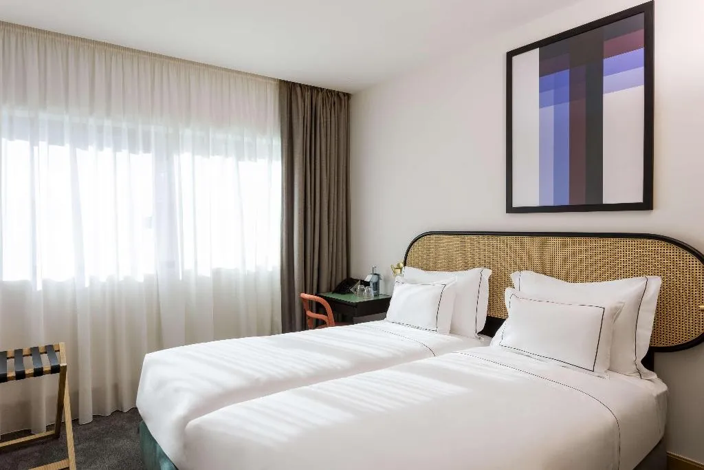 TWIN GUEST ROOM Room, Arts Hotel Porto, Tapestry Collection By Hilton, Porto