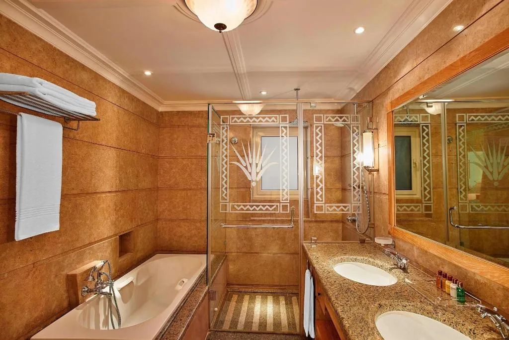 SUITE DELUXE SEA VIEW Room, Sheraton Soma Bay, Red Sea Riviera