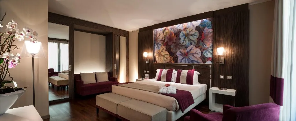 Double or Twin EXECUTIVE Room, Ramada Plaza Milano Hotel, Milan