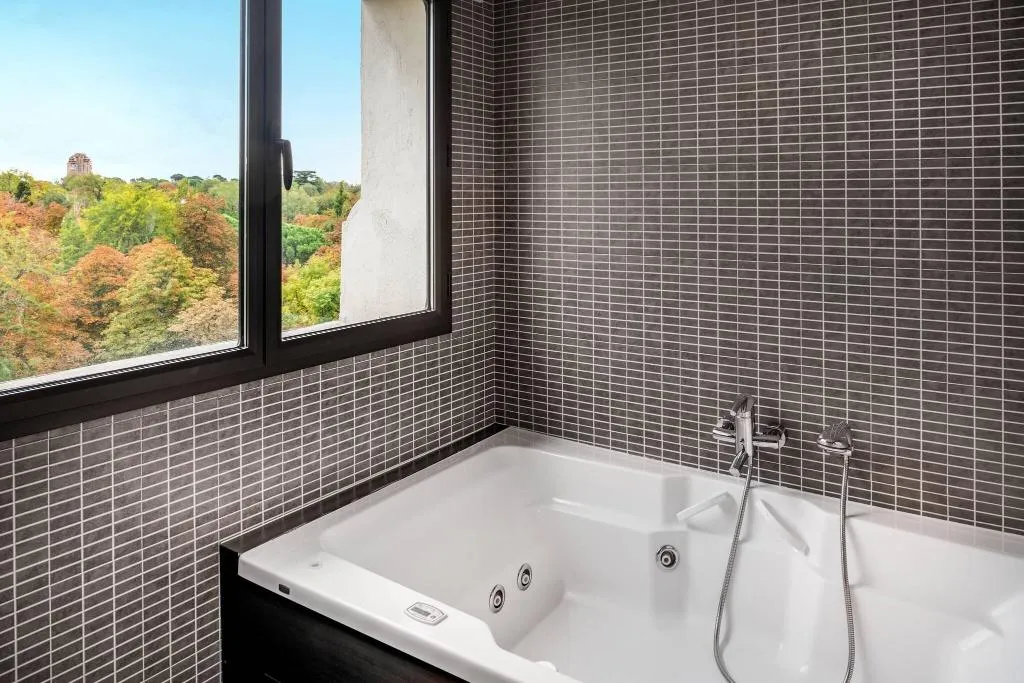Room, AC Hotel Palacio del Retiro Autograph Collection, Madrid