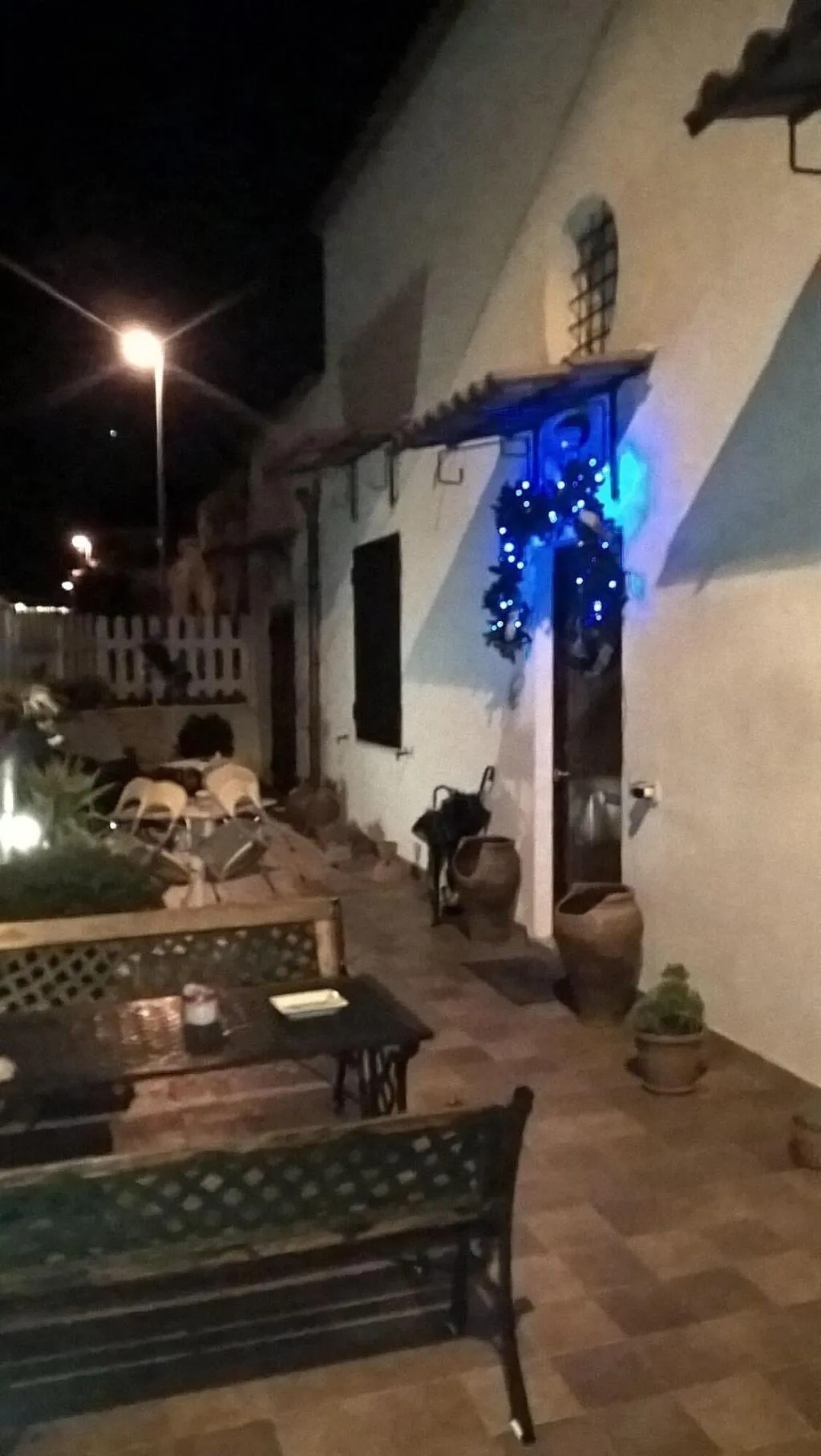 Room, B&B PompeiLog, Naples