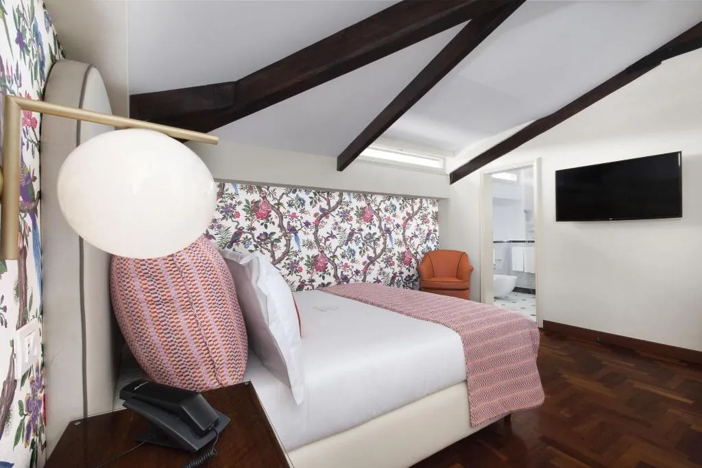 DOUBLE DELUXE WITH JACUZZI Room, Relais Villa Savarese, Naples