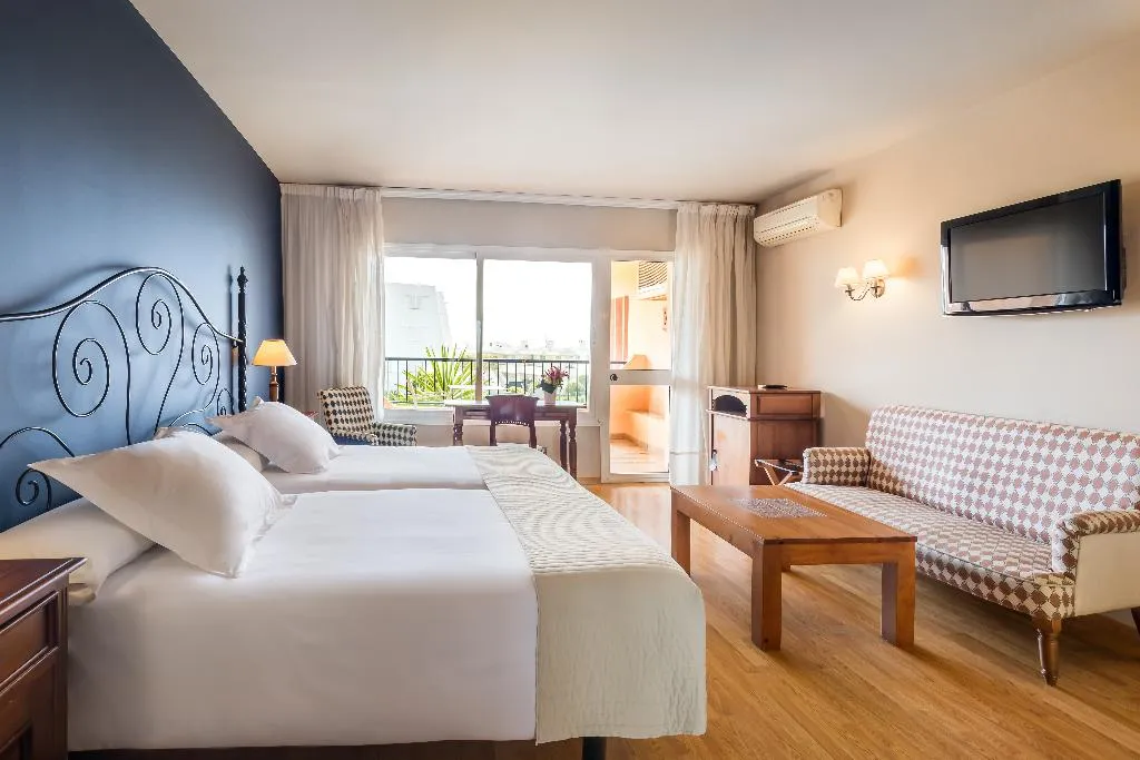 Double or Twin SUPERIOR SEA VIEW Room, Hotel Guadalmina, Costa Del Sol