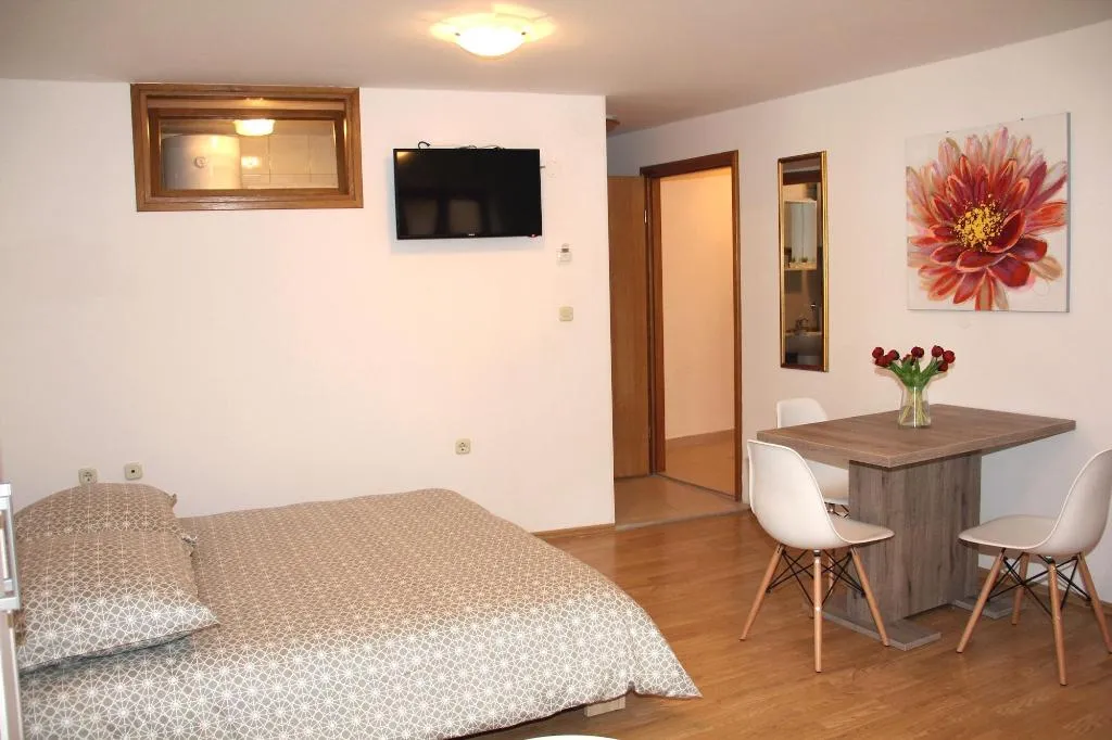 Room, Old Theatre Rooms And Apartments, Split