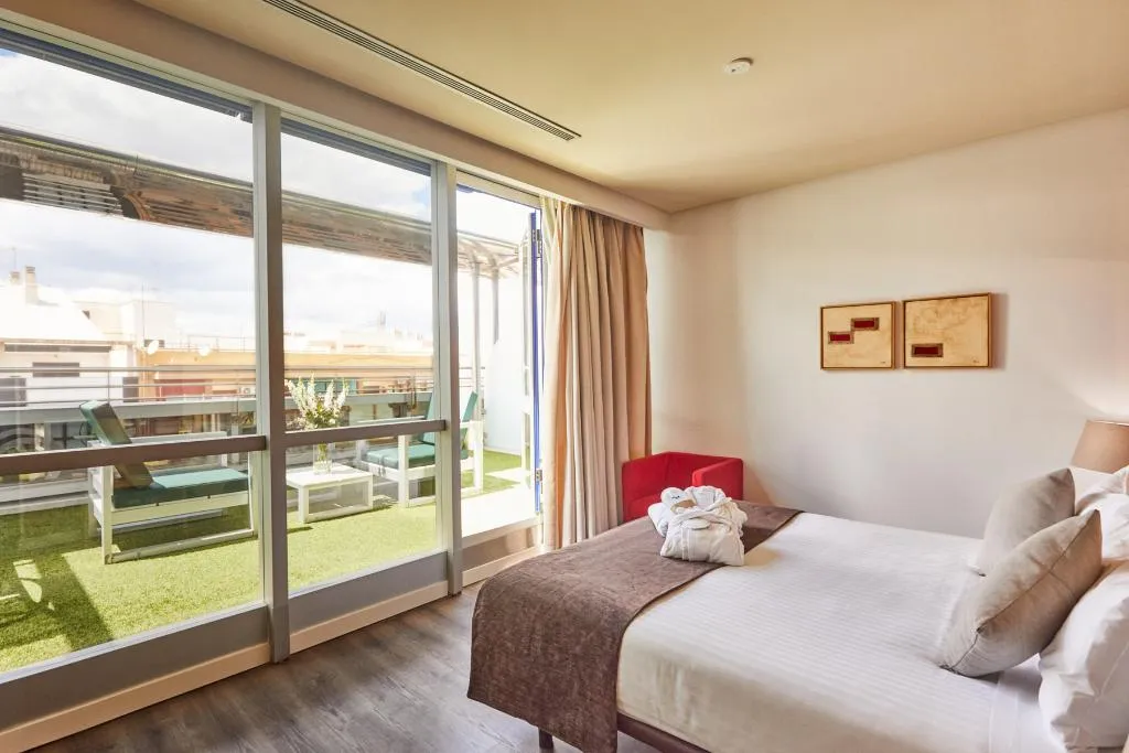 DOUBLE WITH TERRACE Room, Silken Puerta Valencia, Valencia