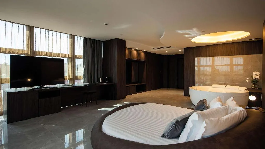 Room, Gold Tower Lifestyle Hotel, Naples