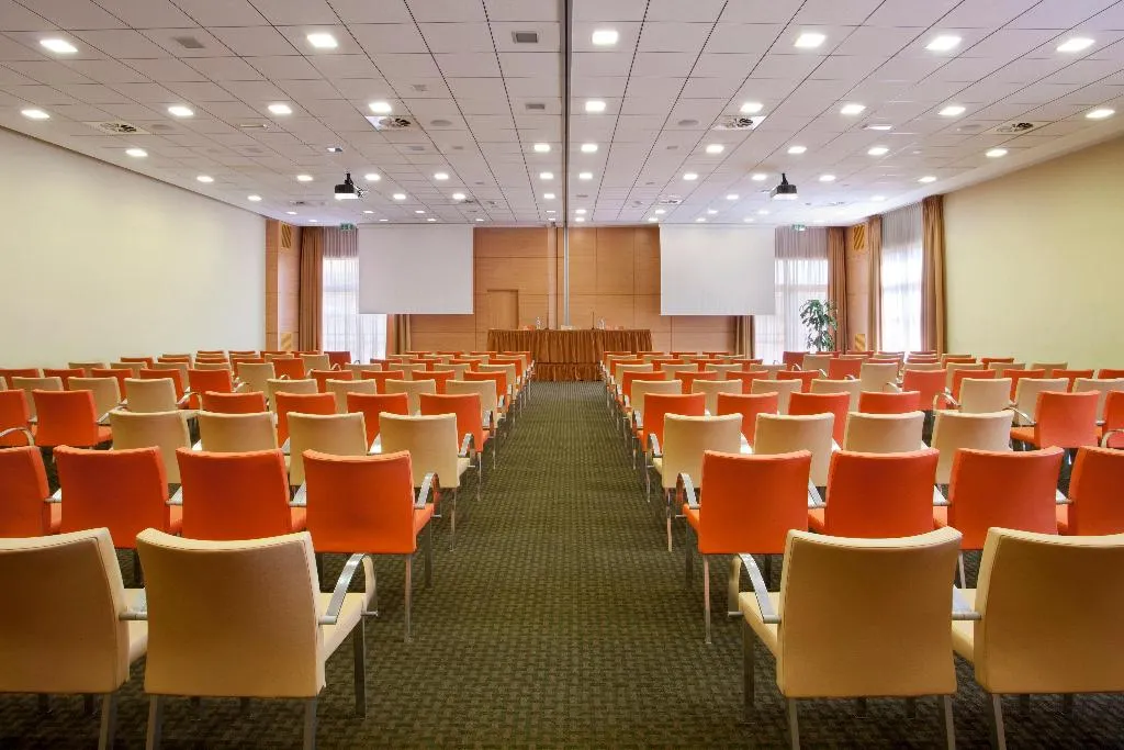 Conferences, Crowne Plaza Padova, Venice