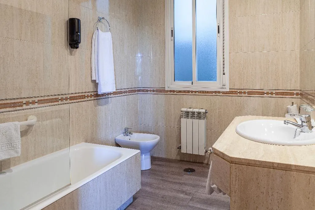 QUADRUPLE STANDARD Room, Mediodia, Madrid