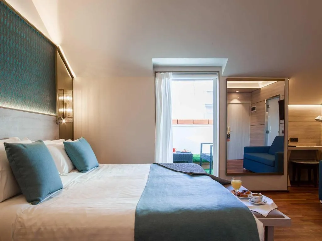 Room, Preciados, Madrid