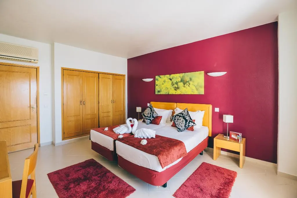 Room, Grand Muthu Forte da Oura, Algarve