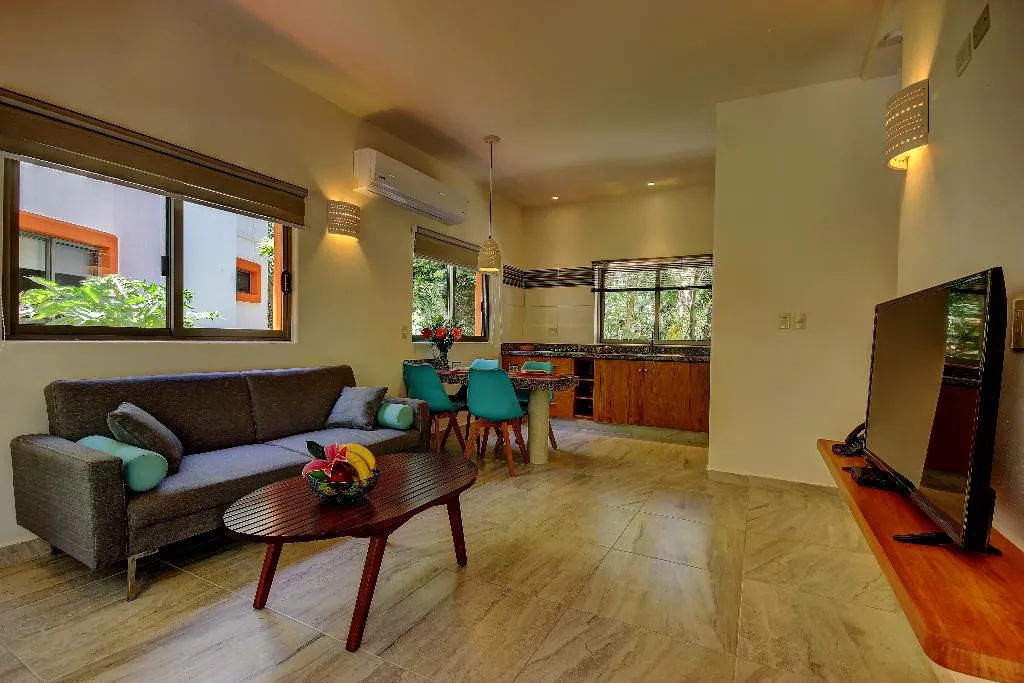 BUNGALOW KING SIZE BED Room, Riviera Maya Suites, Playa Del Carmen