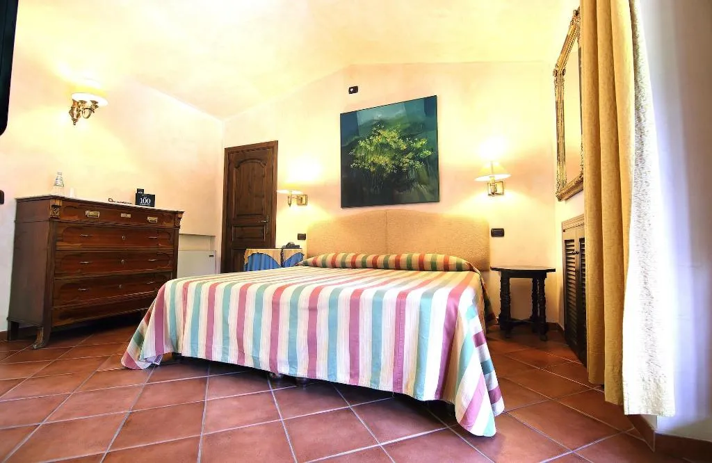 Room, L'Agnata di De André, Olbia