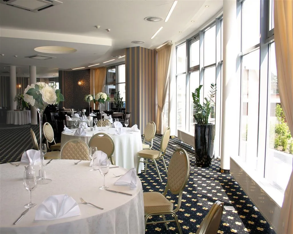 Restaurant, BEST WESTERN PLUS Business Faltom Hotel, Gdansk
