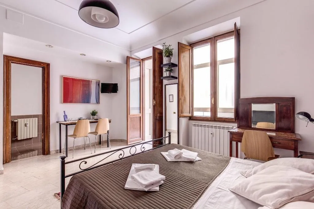 Room, B&B Locanderia, Naples