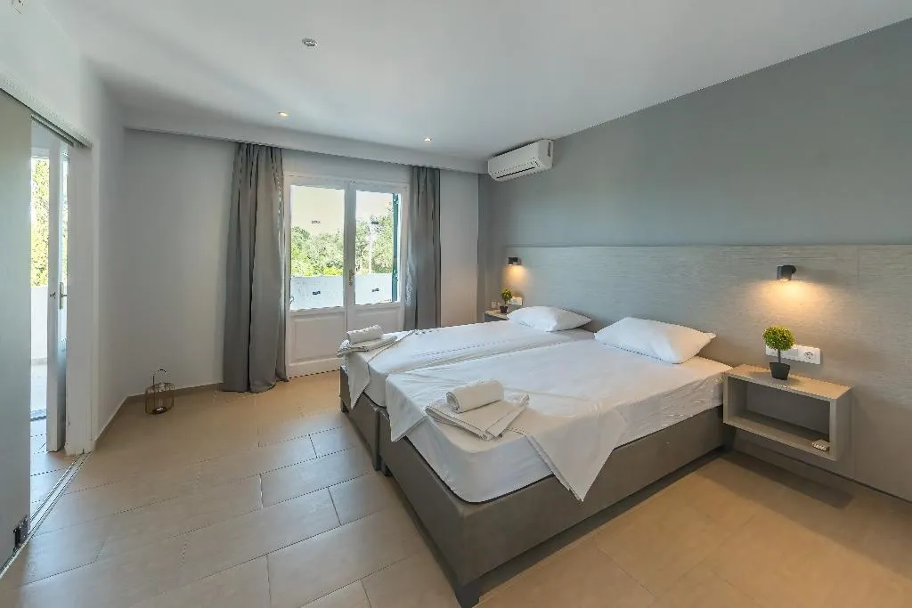 QUADRUPLE POOL VIEW Room, Nikos Villas, Corfu