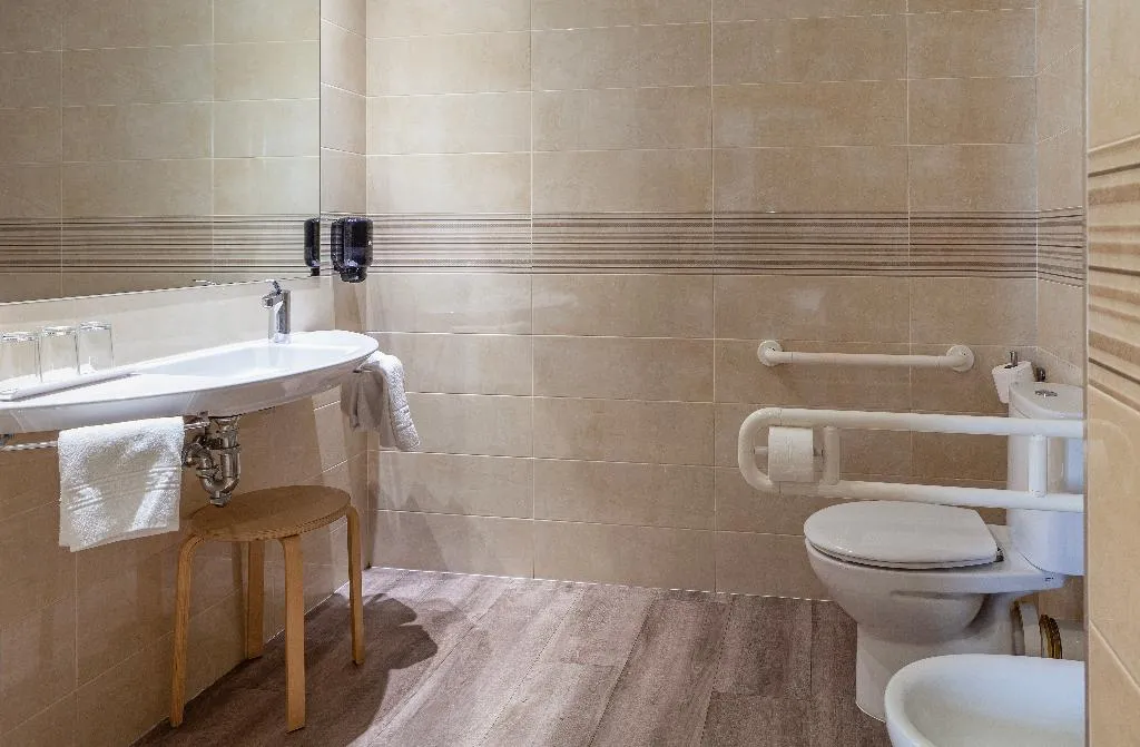 Room, Mediodia, Madrid