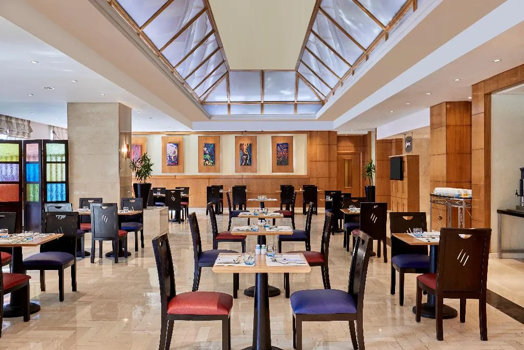 Restaurant, Holiday Inn Cairo - Citystars, Cairo