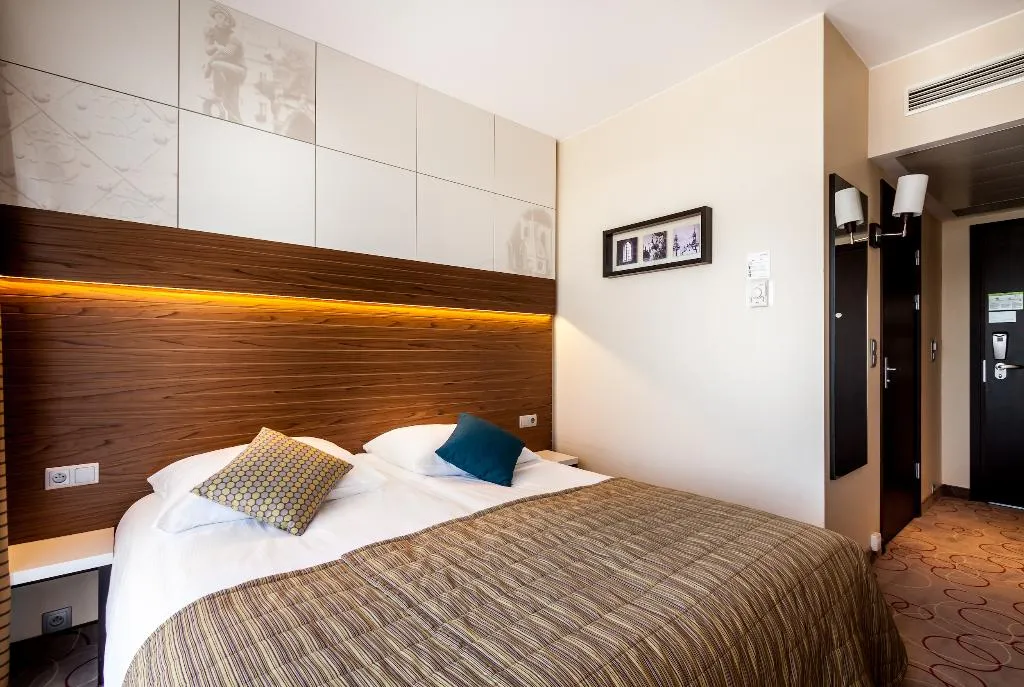 DOUBLE SINGLE USE STANDARD Room, Qubus Hotel Krakow, Krakow
