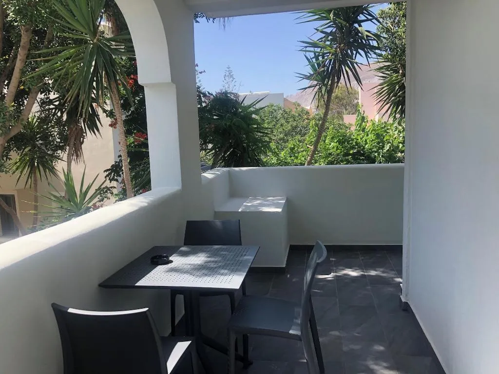 Room, Dragonfly Villas, Santorini