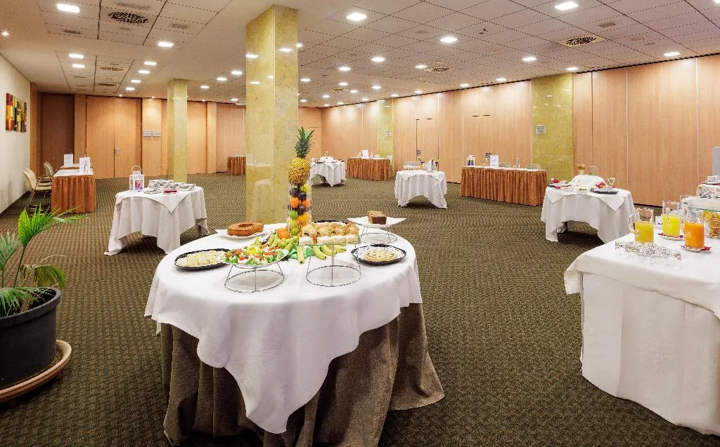 Conferences, Crowne Plaza Padova, Venice