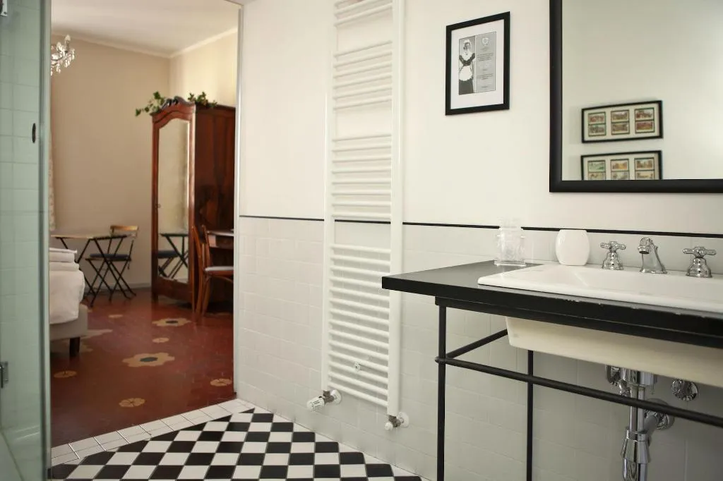 Room, Locanda San Bernardo, Milan