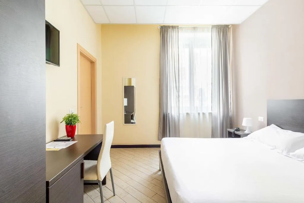 Room, Hotel Central Lodge, Naples