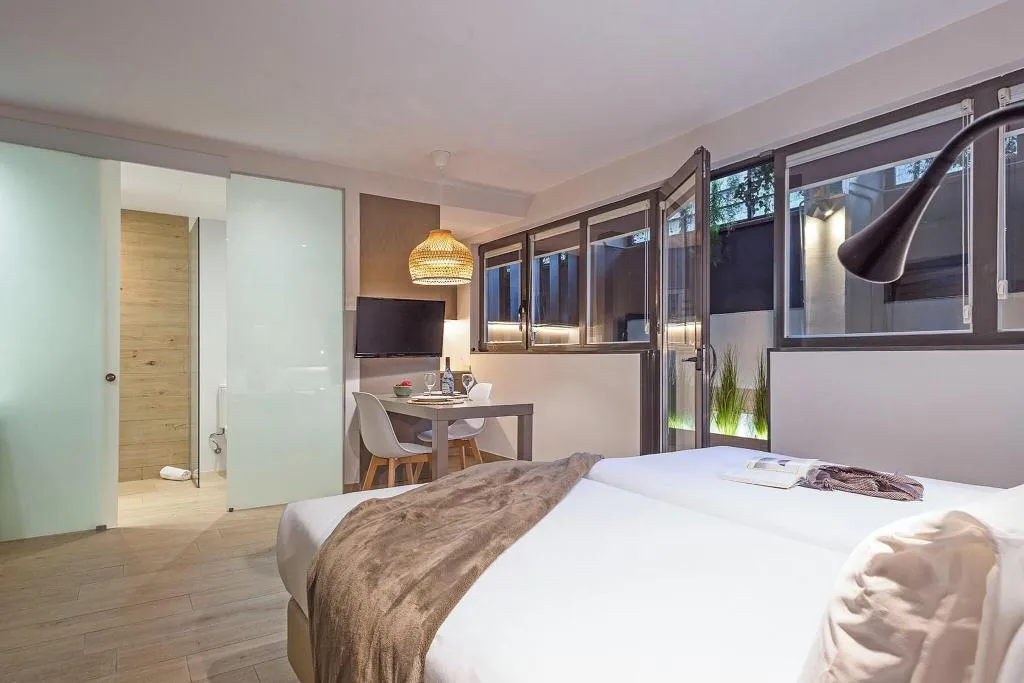DOUBLE QUEEN SIZE BED Room, Bcn Montjuic, Barcelona