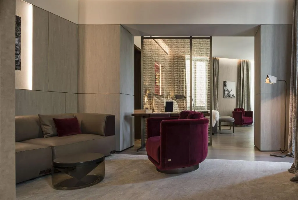 SUITE KING SIZE BED Room, Fendi Private Suites, Rome
