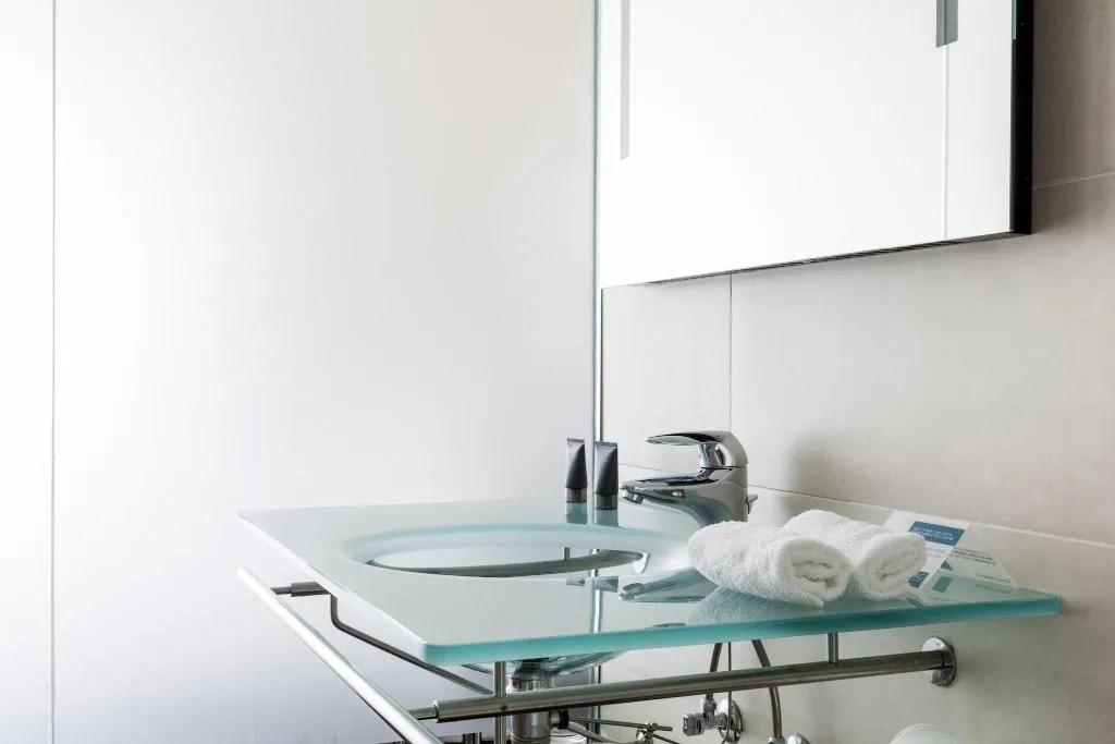 DOUBLE SUPERIOR KING BED Room, AC Barcelona Irla, Barcelona