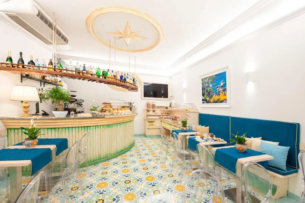 Bar, Hotel Royal Prisco, Naples