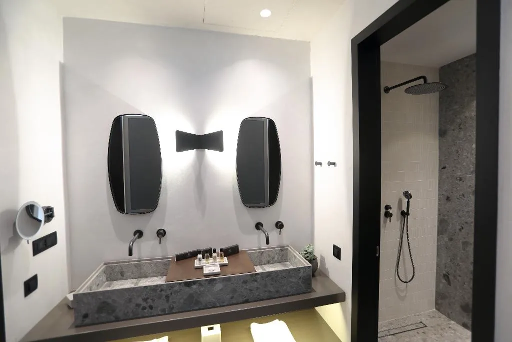 SUITE WITH PRIVATE POOL Room, Aeonic Suites & Spa, Mykonos