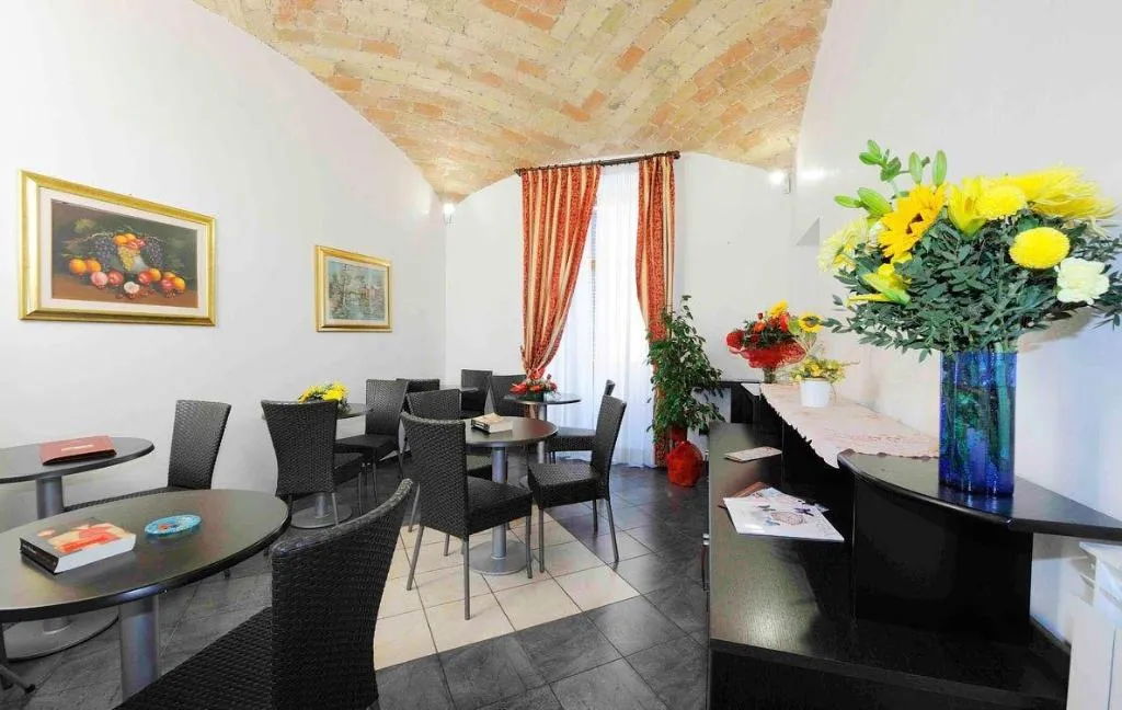 Lobby, Hotel Campidoglio, Naples