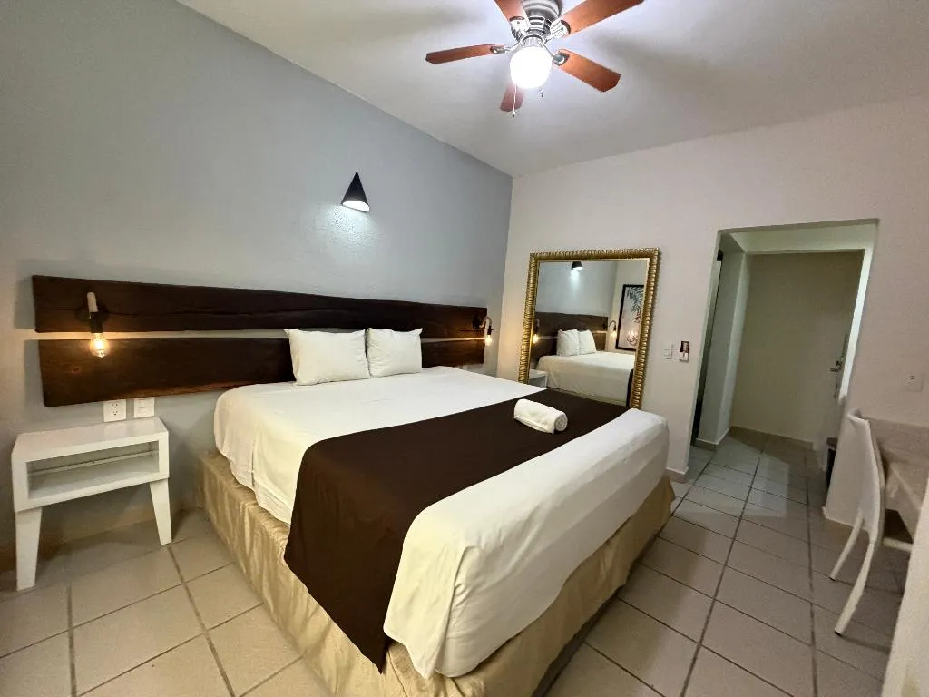 Room, Days Inn by Wyndham Playa del Carmen, Playa Del Carmen