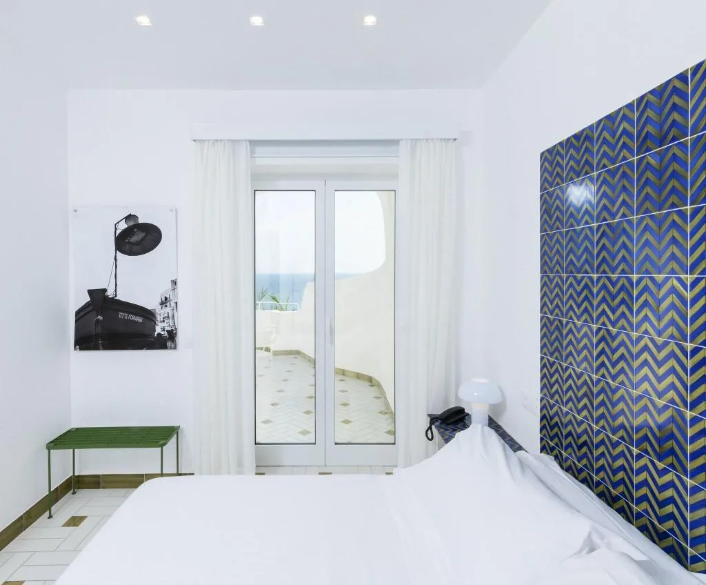 Room, Apollon Club, Naples