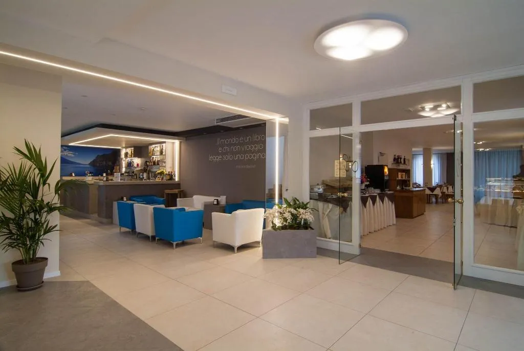 Lobby, Gardesana, Milan