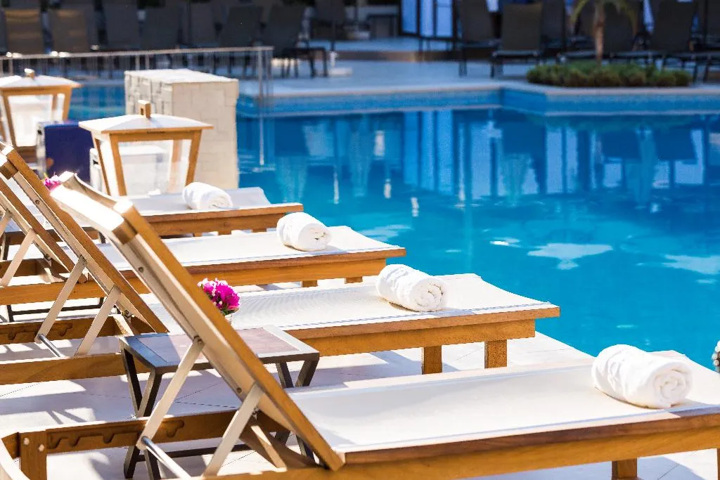 Pool, Theartemis Palace, Crete