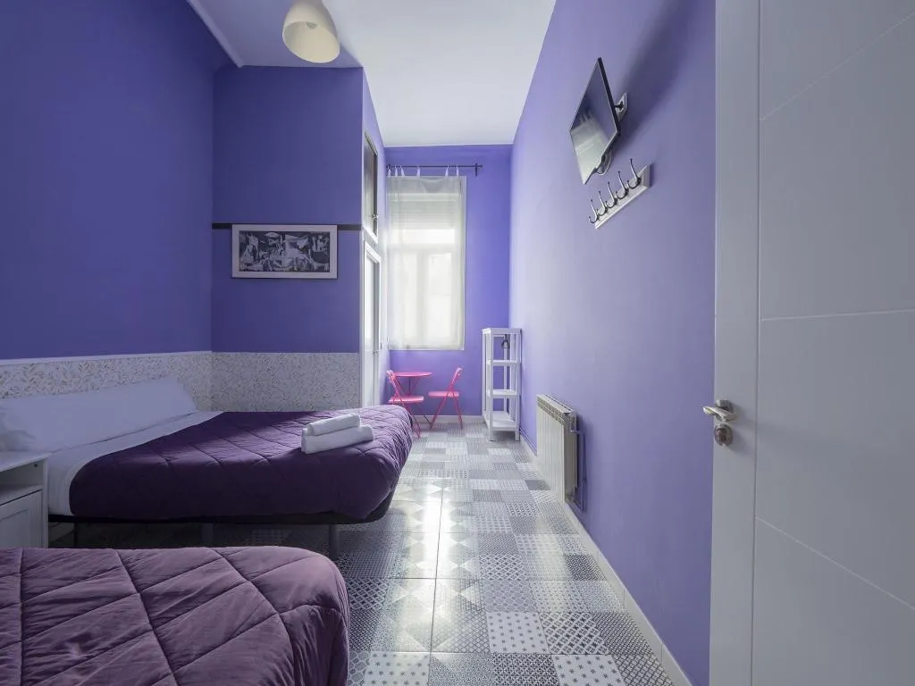 Room, Hostal Apolo Xi, Madrid