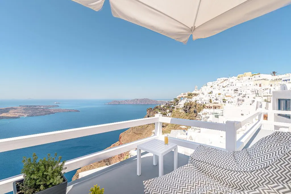 Double or Twin SUPERIOR Room, Avianto Luxury Suites, Santorini