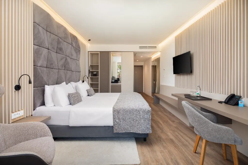 DOUBLE CLASSIC WITH BALCONY Room, Aminess Laurel Khalani Hotel, Split