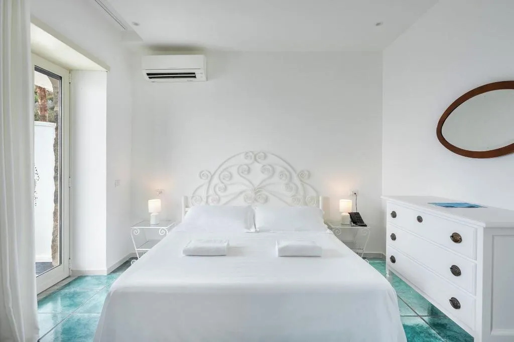 Room, Apollon Club, Naples