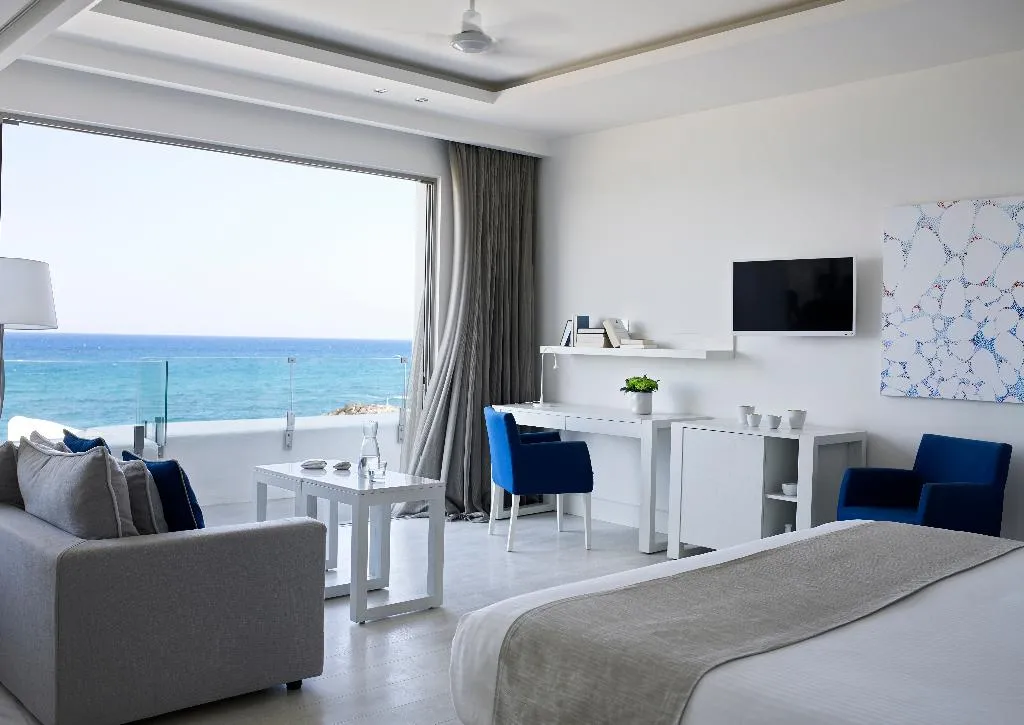 SUITE BEACH FRONT Room, Knossos Beach Bungalows & Suites, Crete