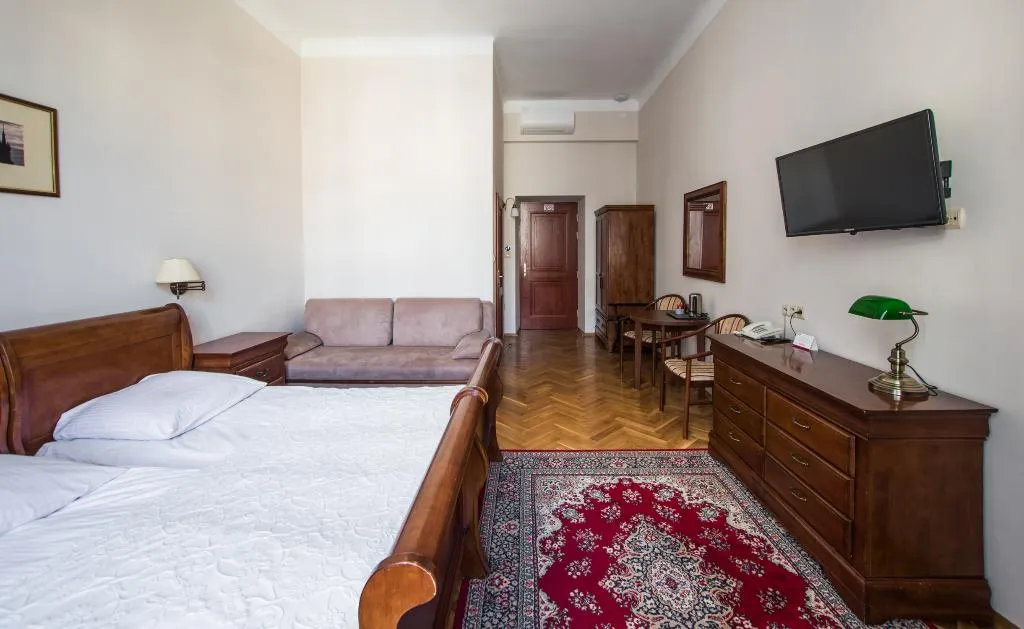 Double or Twin STANDARD Room, Aparthotel Basztowa, Krakow