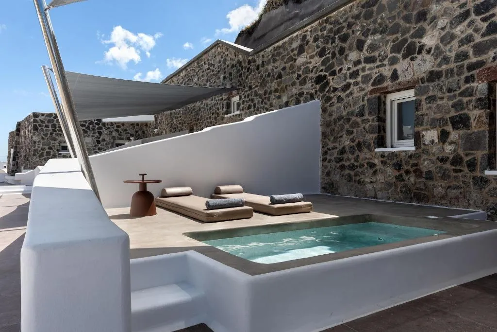 Room, Victoria Caves, Santorini