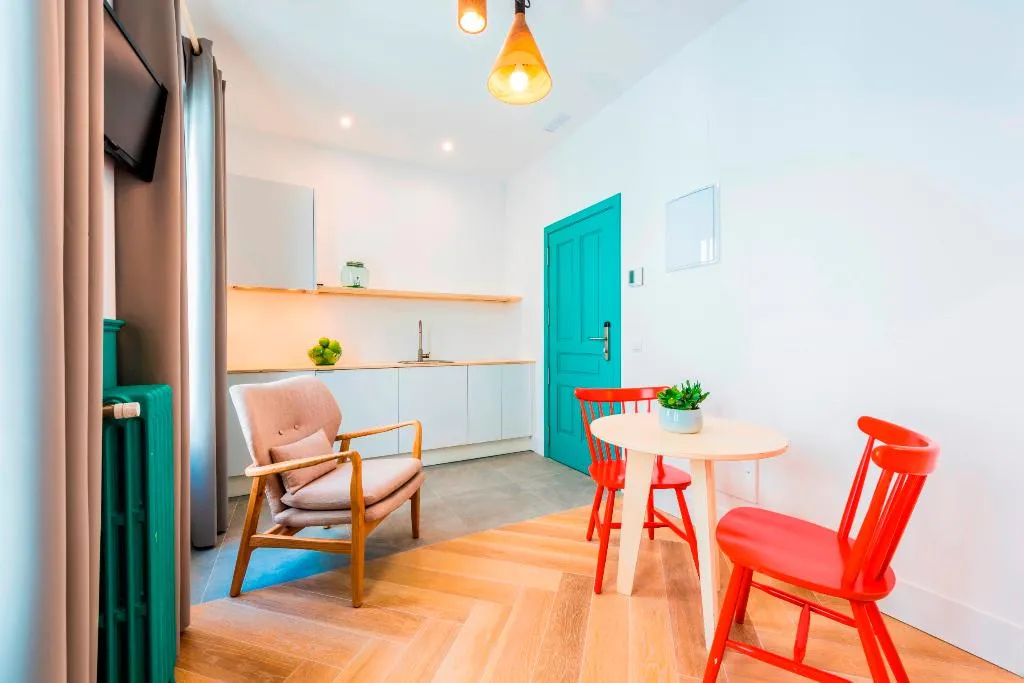 STUDIO STANDARD Room, Be Mate Gran Vía Suites, Madrid
