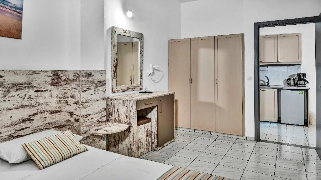 JUNIOR SUITE CAPACITY 4 Room, Evina Rooms and Suites, Crete