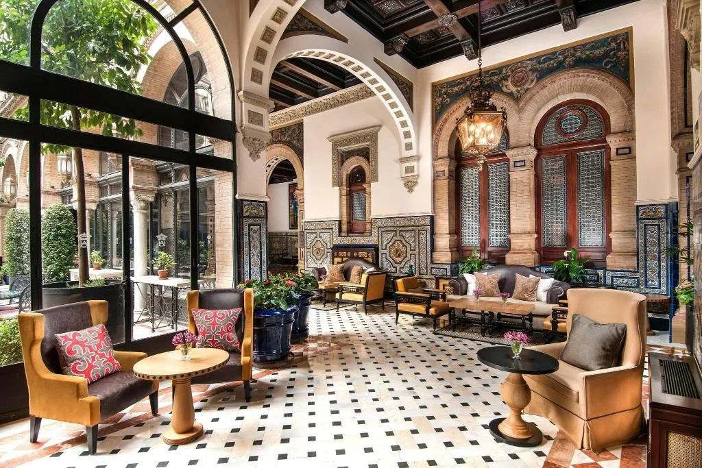 General view, Alfonso XIII, Seville