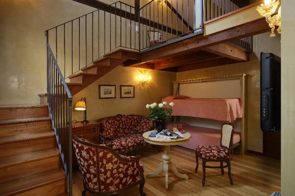 SUITE CAPACITY 4 Room, Hotel Bisanzio, Venice